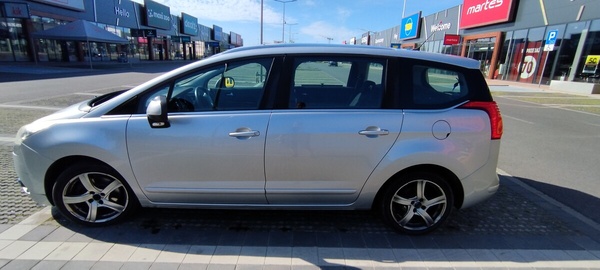 Elbląg 🚗 Komfortowy 7-osobowy samochód rodzinny z bogatym wyposażeniem!Automatyczna klimatyzacja dwustrefowa,