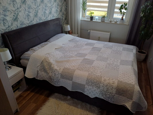 Elbląg Witam, 
Sprzedam łóżko 160x200 cm z materacem oraz zagłówkiem w bardzo dobrym stanie, używane około roku.