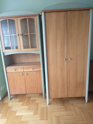 Elbląg SPRZEDAM!!!
KOMPLET MEBLI solidnych DREWNIANYCH ze Swarzędza. 
Cena 1000 zł. 
Wyniesienie i transport we