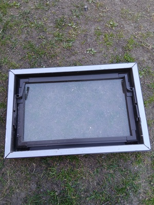 Elbląg Okno gospodarcze 40×60 używane jeden sezon cena do negocjacji.