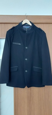 Elbląg Sprzedam  kurtkę (płaszczyk) męski  roz, 170 /176.
Wełna  81%, kolor  czarny, prawie nowy  uzywany dwa razy.