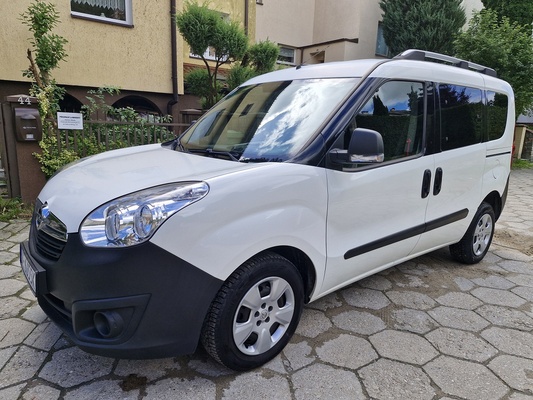 Elbląg Opel Combo1.3 DieselRok  2016KlimatyzacjaKupiony w Polskim Salonie