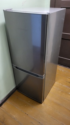 Elbląg Sprzedam lodówkę LIEBHERR, lodówka w bardzo dobrym stanie. Półki są razem z lodówką.
Wymiary:
Wysokość: