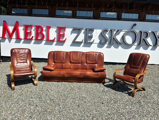 Elbląg Wymiary:
Fotel: 64 cm x 100 cm x 75 cm
Sofa 3 osobowa: 213 cm x 95 cm x 100 cm
Opis mebla dostępnego od