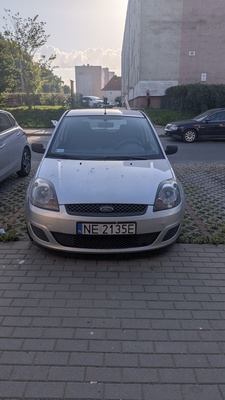 Elbląg Sprzedam ford fiesta 2007 r. stan dobry sprawny aktualne badanie techniczne i oc nowe opony wielosezonowe, nowe