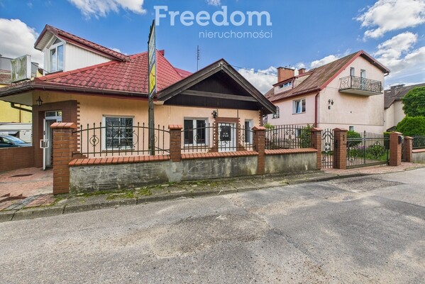 Elbląg FREEDOM NIERUCHOMOŚCISprzedam lokal użytkowy - Morąg, Targowa.&nbsp;Na sprzedaż budynek o dwóch kondygnacjach