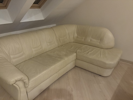 Elbląg Oddam sofę narożną. Stan jak na zdjęciu. Może komuś się przyda. Wymiar 220/160 głębokość 90.Rozkładana
Stan jak