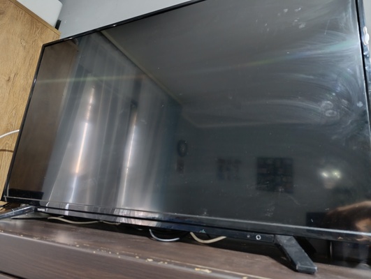 Elbląg Sprzedam telewizor Toshiba Smart TV 50 cali. Prawdopodobnie uszkodzone podświetlenie matrycy. Po włączeniu jest