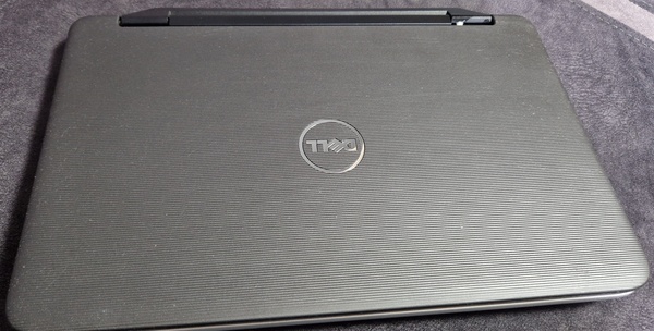 Elbląg Sprzedam laptop Dell Vostro 2520.Sprzęt jest używany i nosi normalne ślady codziennego użytkowania, widoczne na