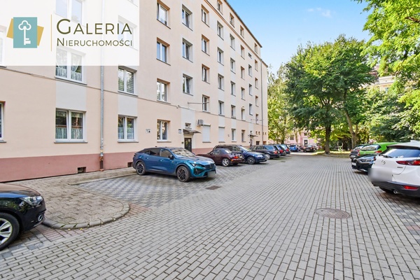 Elbląg GALERIA NIERUCHOMOŚCIZ pasji i miłości do nieruchomościNa sprzedaż: Trzy pokoje, balkon, blisko Starego