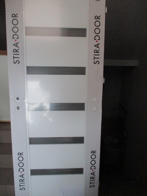 Elbląg Sprzedam drzwi pokojowe białe, prawe 70 Drzwi nie były montowane ani przycinane.