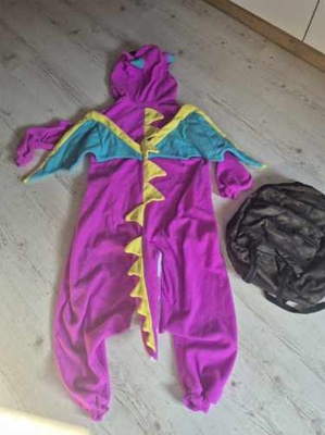 Elbląg Za symboliczne 20 zł dla nastolatki po córce:
- plecak
- kigurumi smok - córka ma 1,68 wzrostu / płaciłam