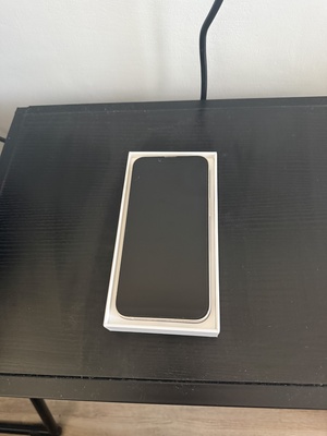 Elbląg Sprzedam telefony w dobrym stanie: Iphone 14 - lekko uszkodzone wejście do ładowania ( ładuje ale czasami