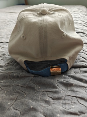Elbląg Sprzedam czapke Nike w kolorze białym przywieziona z Włoch cena 100 zł dwa razy ubrana dwie czapki new balance