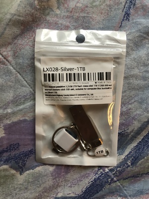 Elbląg Dzisiaj wystawiam oryginalny, nowy, nieotweirany pandrive firmy Xiaomi, o pojemności 1TB. Pendrive oryginalnie