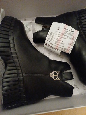 Elbląg SPRZEDAM NOWE SKÓRZANE BUTY MARKI FILIPPO, NA GRUBEJ PODESZWIE, ROZMIAR 37,DŁUGOŚĆ WKŁADKI 24,3 CM. Kupione w