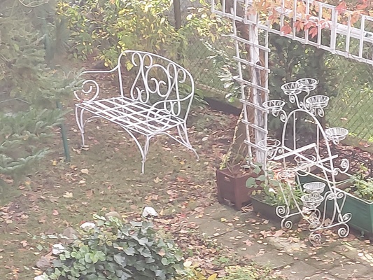 Elbląg Palacowa duża lawka  o pięknych kształtach
Oraz
Wielki kwietnik o unikalnym kształcie
LAWKA 1000 ZL
KWIETNIK