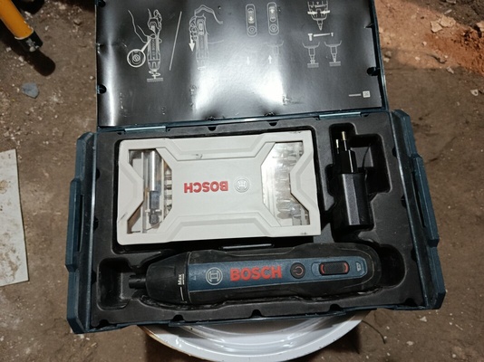 Elbląg Witam posiadam do sprzedania narzędzia budowlane 
L-box mini wkrętak Bosch -200zł
Bruzdownica YATO