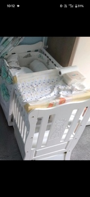Elbląg Łóżeczko dziecięce z materacem po 1 dziecku. Delikatnie uszkodzona płyta tzw plecówka od szuflady tak jak na