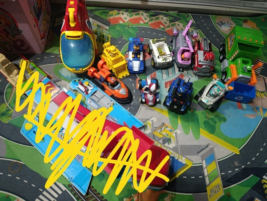 Elbląg Sprzedam zestaw Psi patrol. BRAK PATROLOWCA i ŁODZI PODWODNEJzestaw piesków z autami. Cena za całość. Wszystko