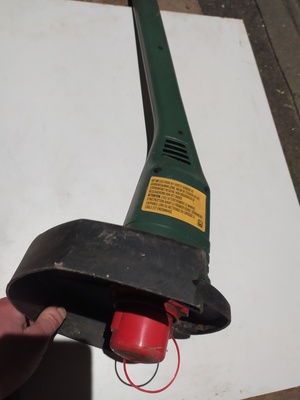 Elbląg Sprzedam podkaszarke Black&decker idealna na działkę lub do ogródka jakiegoś małego. Sprzedaje ponieważ