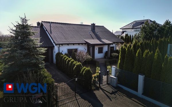 Elbląg Komfortowy dom 160 m&sup2; z ogrodem, Komorowo Żuławskie, tylko 10 km od ElblągaWGN Nieruchomości Oddział