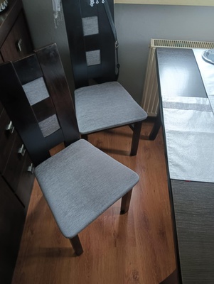 Elbląg Używany stół rozkładany +4 krzesla  komplet