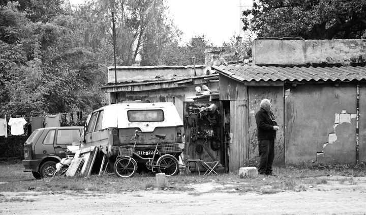 PRL 2012. W tym miejscu czas zatrzymał się w latach 70-tych (Kwiecień 2012)