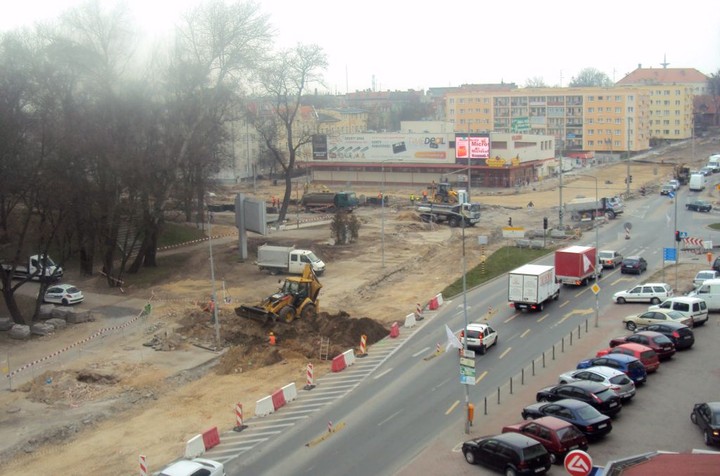 Centrum jak okopy. Irytujący widok ul.12 Lutego