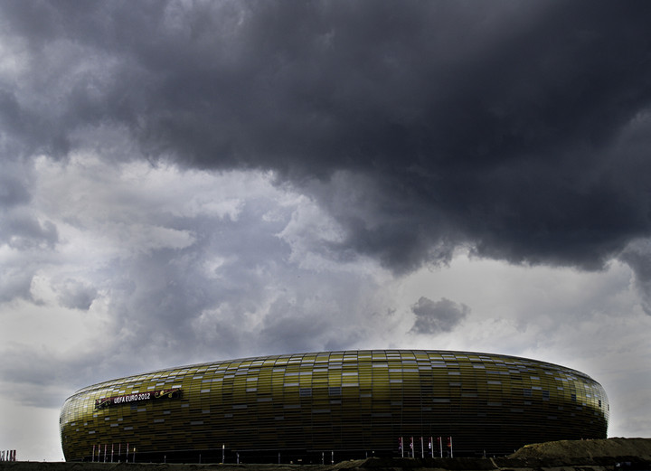 STADION GDAŃSKI. CIEMNE CHMURY NAM NIE GROŹNE (Czerwiec 2012)