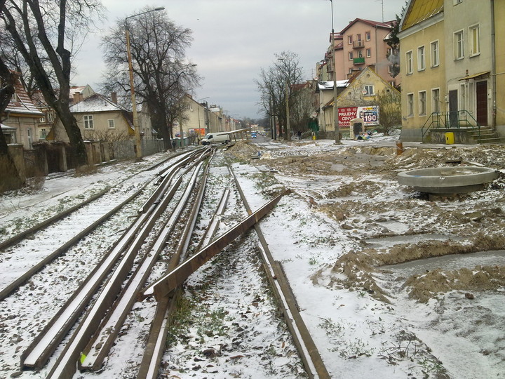 Jest roboczo, pewnie będzie pięknie i nowocześnie.. ul. Browarna w Elblągu.