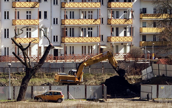 Willa Syrena ...i ruszyła robota.  (Marzec 2014)