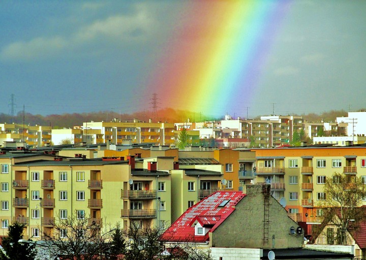 Wiosenne kolory tęczy. Osiedle nad Jarem