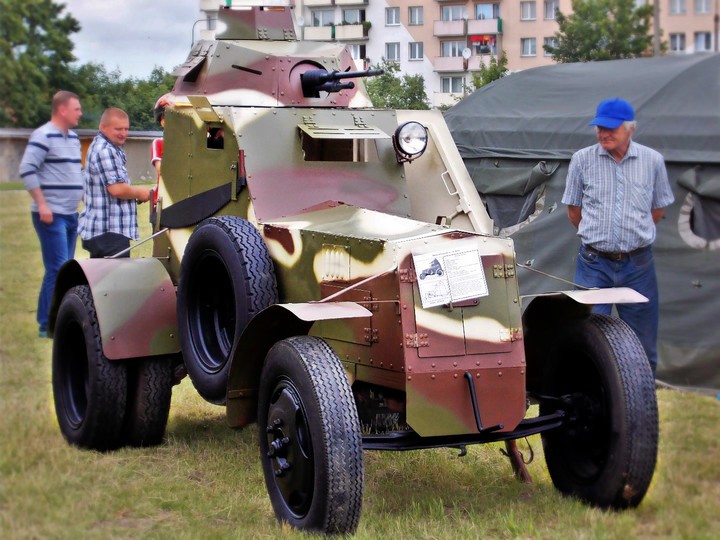 Festyn wojskowy. Z okazji wręczenia sztandaru. (Czerwiec 2015)