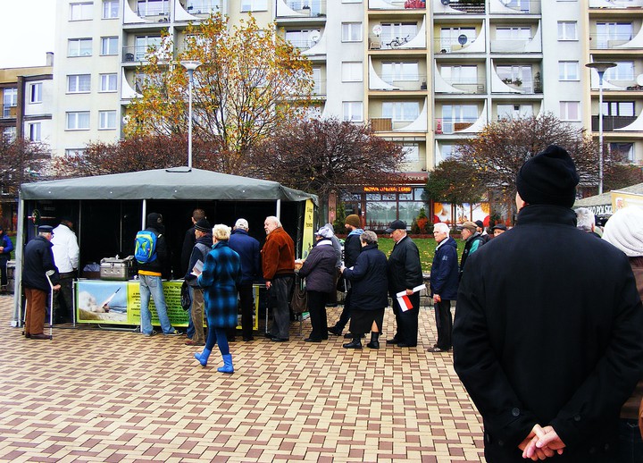 11 listopada.. W oczekiwaniu na wojskową grochówkę:)