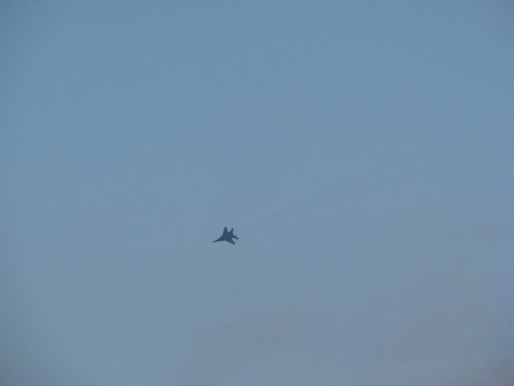 F-16 nad Elblągiem. 17 marca około godziny 15 przez godzinę latał nad Elblągiem siejąc postrach wśród mieszkańców.