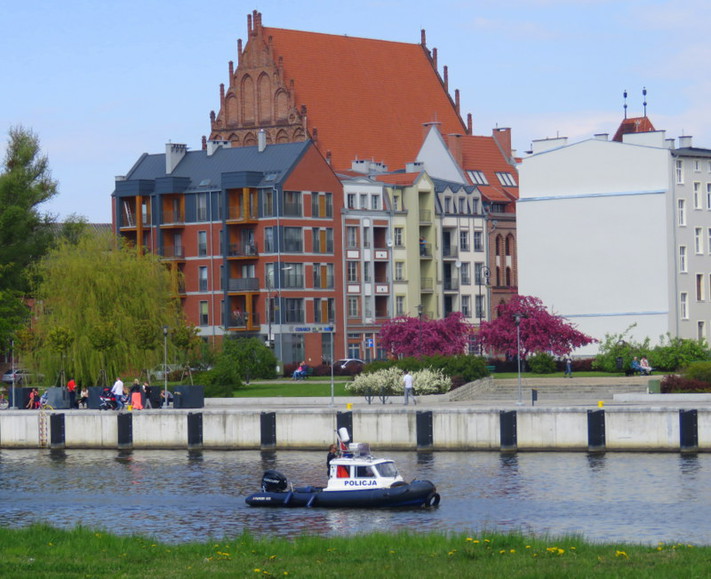 Patrol na kanale.  (Maj 2016)