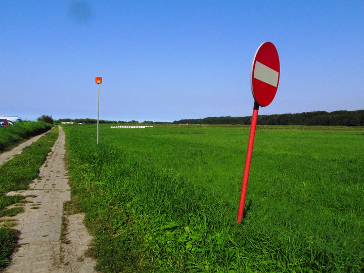 OZNAKOWANIE ŚCIEŻKI ROWEROWEJ GREEN VELO. KADYNY WAŁ PRZECIWPOWODZIOWY