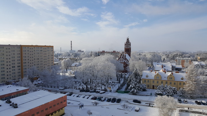 Zima z okna. Widok z ulicy Marcina Kasprzaka