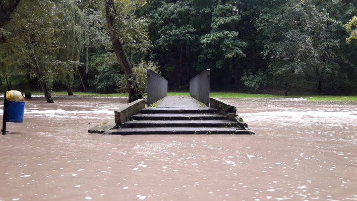 Na drugą stronę. Park "Dolinka" - Elbląg - Powódź 18.09.17 r. (Wrzesień 2017)