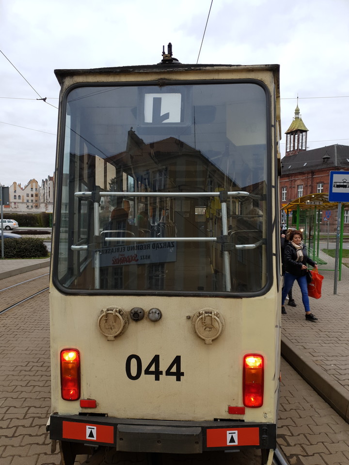 Ktoś tu chyba wstał lewą nogą.... ...i nie zauważył, że źle włożył tablicę. (Kwiecień 2019)