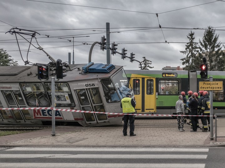 Zderzenie tramwajów na Grota Roweckiego.  (Październik 2019)