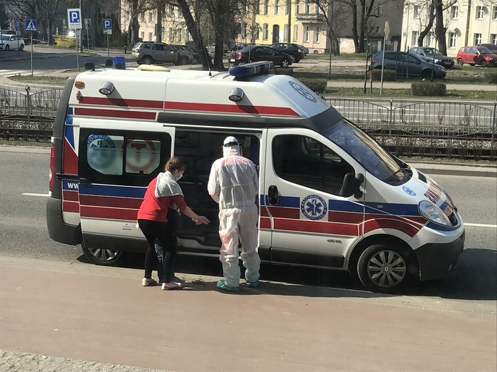 Elbląg w czasach zarazy.... Coraz częstszy widok na ulicach naszego miasta. Ale to nie zawsze oznacza, że chodzi o koronawirusa!