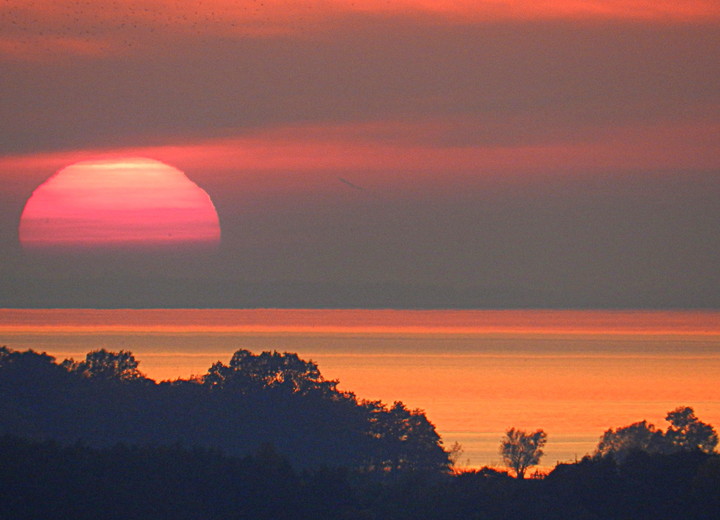 Zachód. Zachód słońca nad Zalewem Wiślanym widziany z Nowinki (Październik 2012)