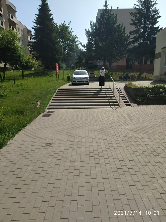 Chodnikowy parking