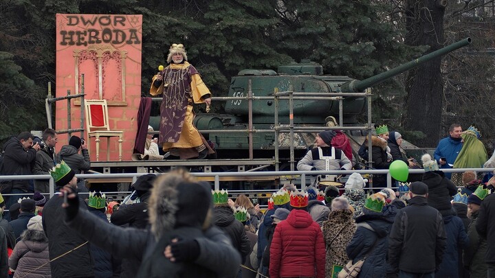 Herod i jego czołg. Orszak Trzech Króli w drugowojennej scenerii