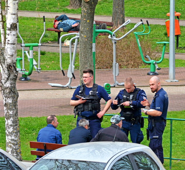 "Ich Troje" na Stoku.. Poniedziałek wielkanocny Na Stoku. W tym roku - to prima Aprilis. Świętowanie pod chmurką ale i występem sławnego zespołu. Skład diametralnie zmieniony.