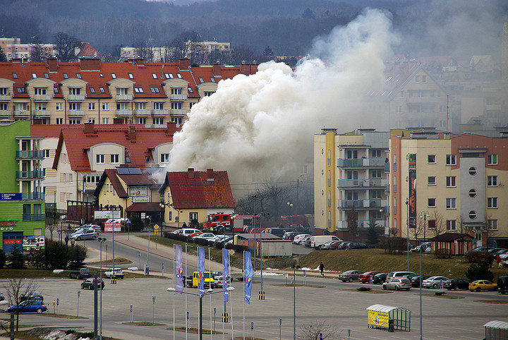 Pożar na Żyrardowskiej. Niedziela 2013-03-09 godz. 8.20. Pożar na ul. Żyrardowskiej (Marzec 2013)