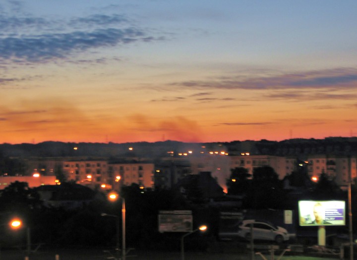 POŻAR  0 TRZECIEJ W NOCY NA WIŚLICKIEJ 28.06.2013.