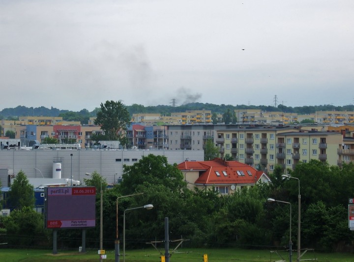 POŻR GDZIEŚ W OKOLICY UL. FROMBORSKIEJ DATA NA TELEDIMIE.  (Czerwiec 2013)